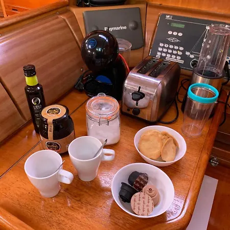 Barco Puravida Πλωτό κατάλυμα *