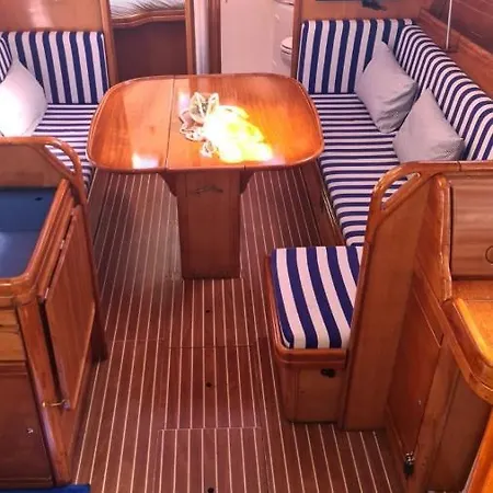 Barco Puravida Πλωτό κατάλυμα *