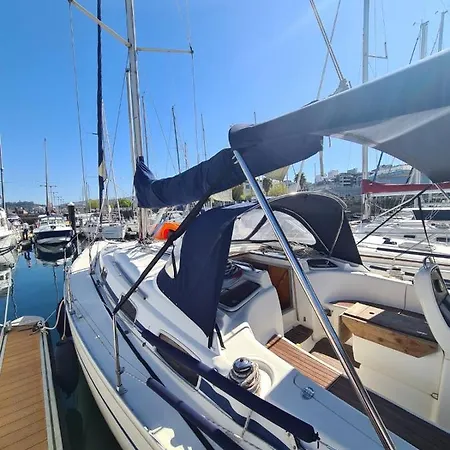 Barco Puravida 船上ホテル ヴィーゴ