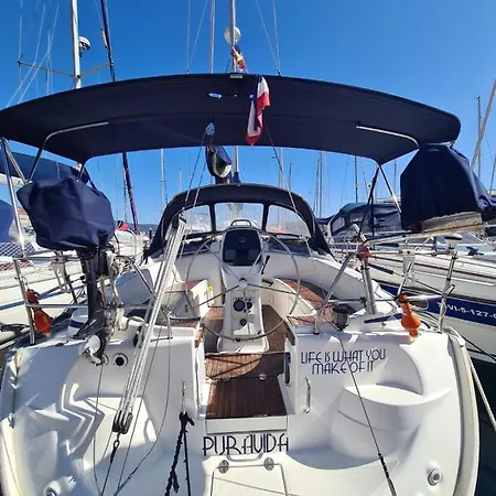 Barco Puravida 船上ホテル