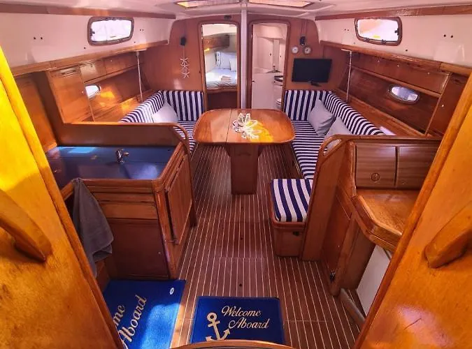 Πλωτό κατάλυμα Barco Puravida